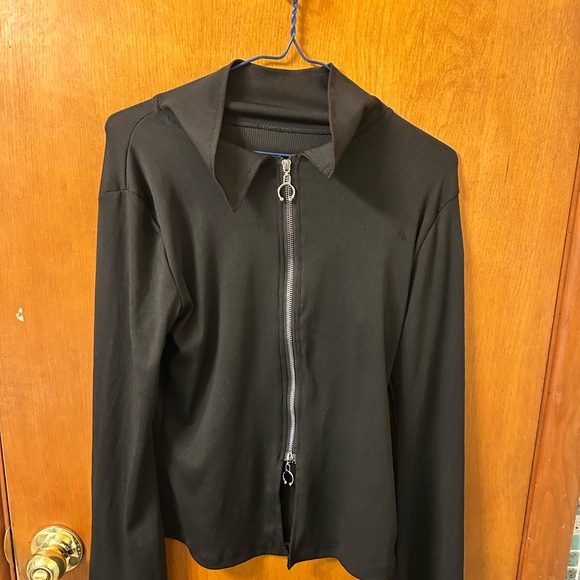 Sweaters - Trendy Hoodless Black Zip-Up Light Jacket With Zipper Detail